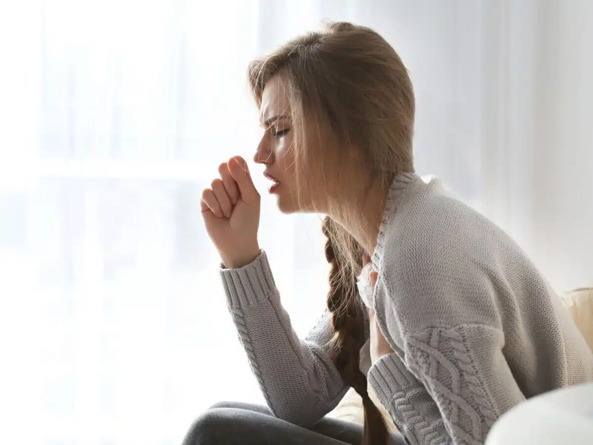 Gestion quotidienne de la toux nerveuse : conseils pratiques