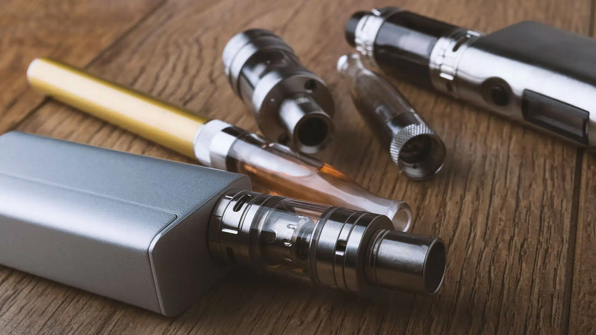 mettre de l’e-liquide dans une e-cigarette