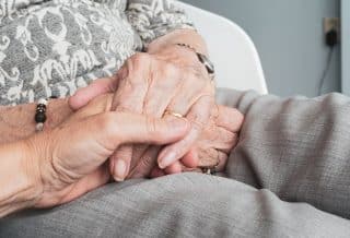 Quel est le rôle de l'auxiliaire de vie pour personnes âgées ?